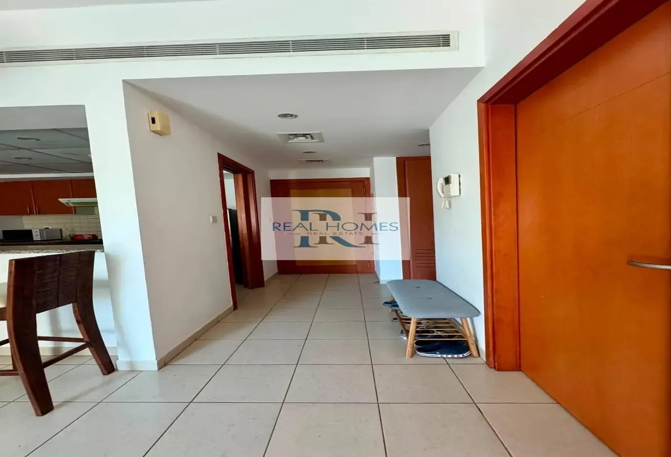 MID FLOOR | ELEGANT | VACANT | GREENS
