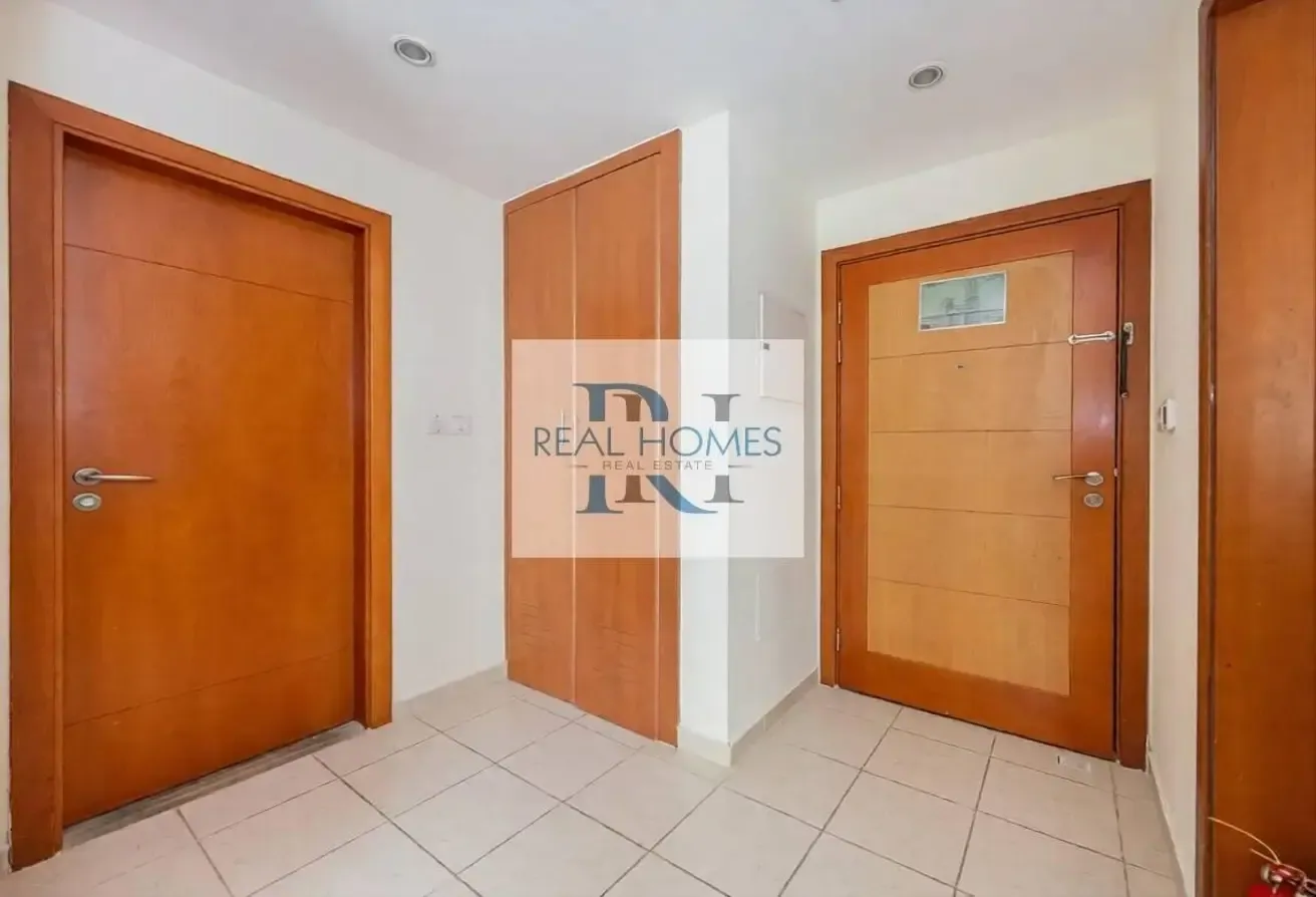 MID FLOOR | ELEGANT | VACANT | GREENS