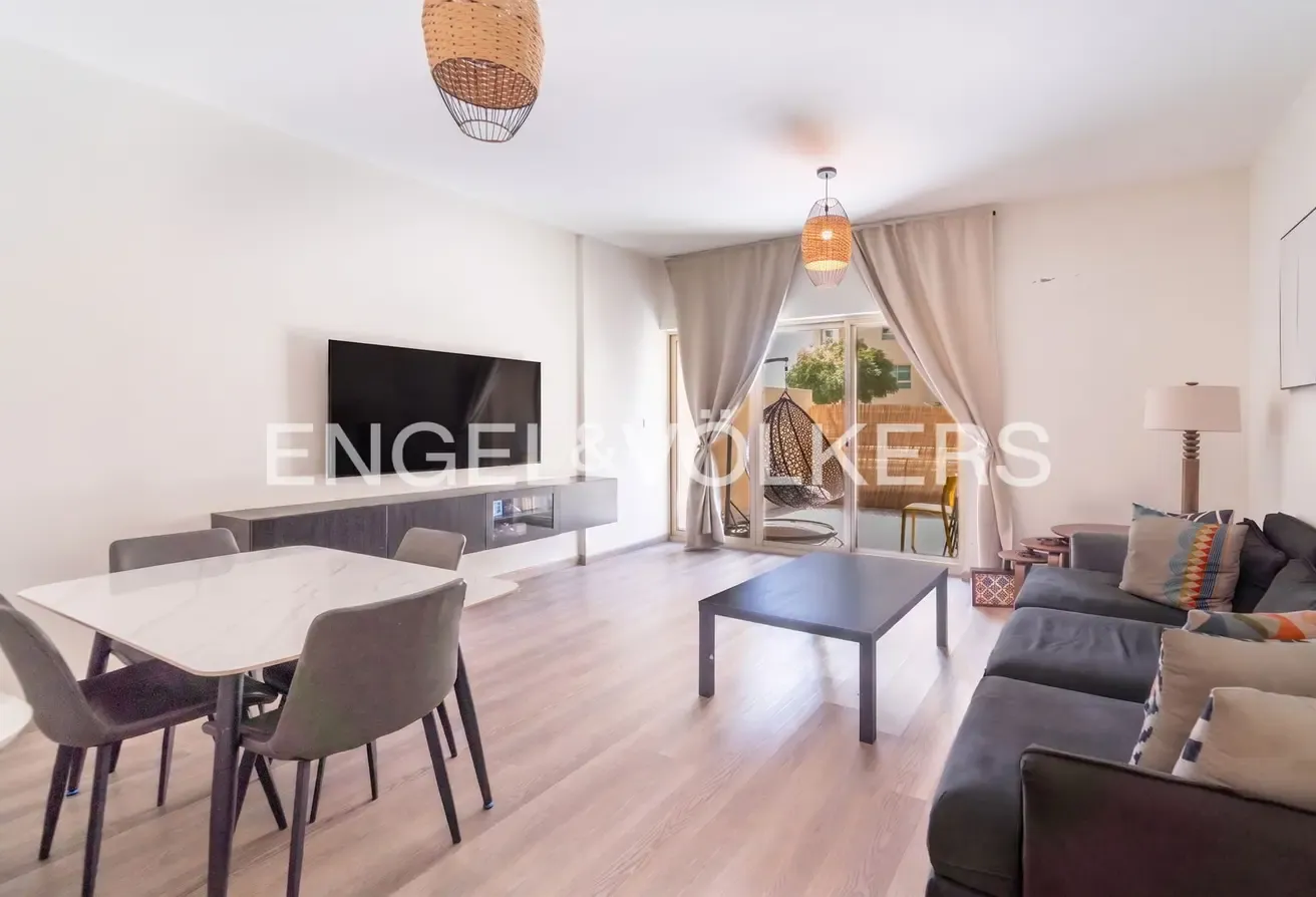 Large Layout l Vacant l Fully Upgraded