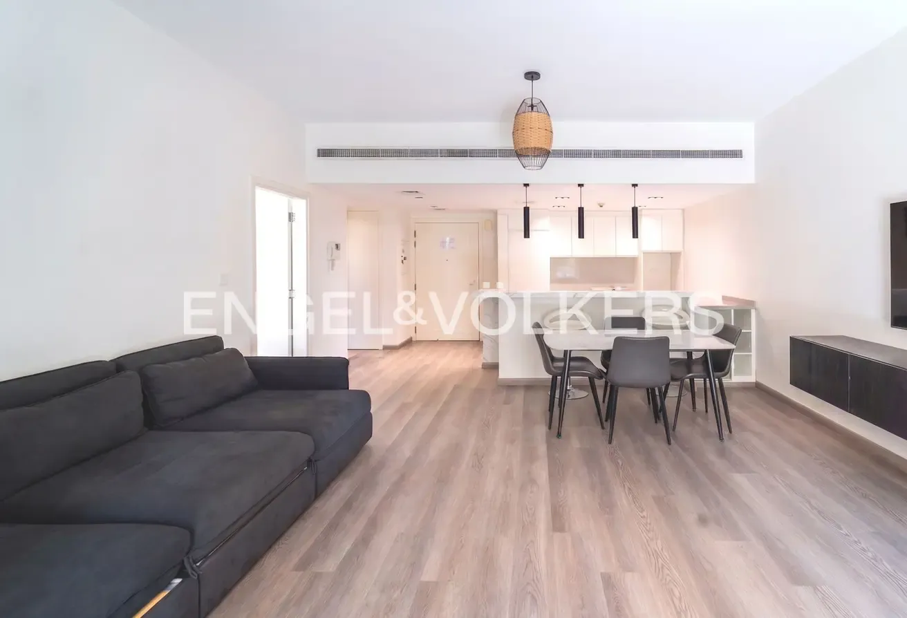 Large Layout l Vacant l Fully Upgraded