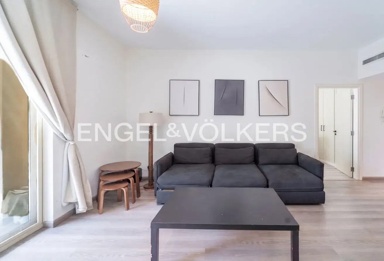 Large Layout l Vacant l Fully Upgraded