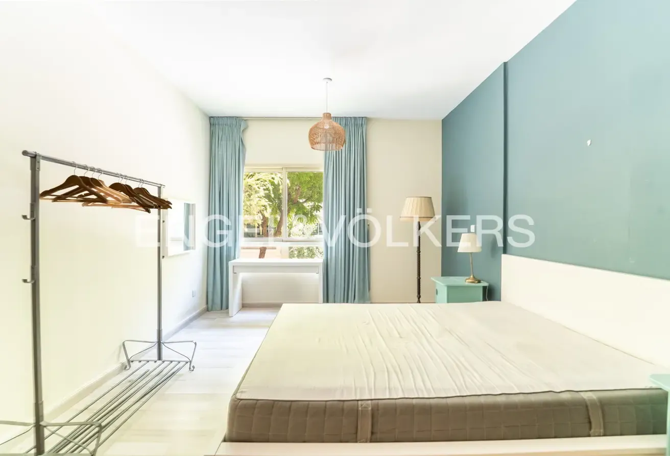Furnished l Vacant l Garden View