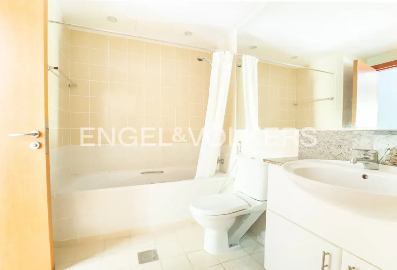 Furnished l Vacant l Garden View