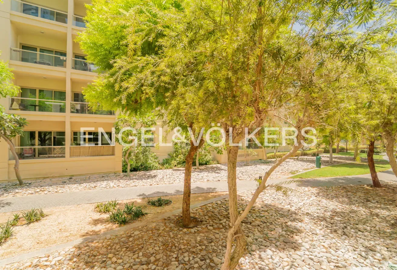Furnished l Vacant l Garden View