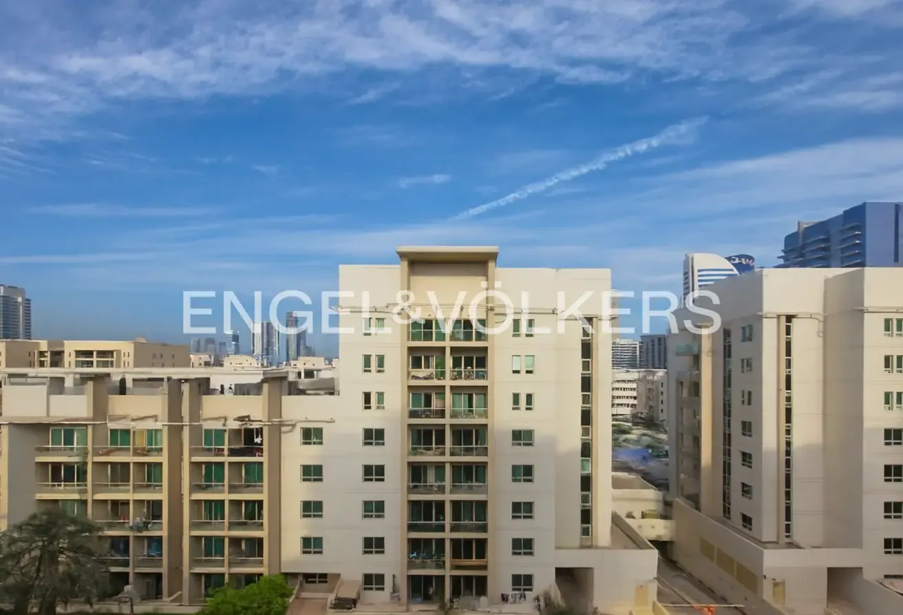 Well Maintained | Fully-furnished | Vacant July