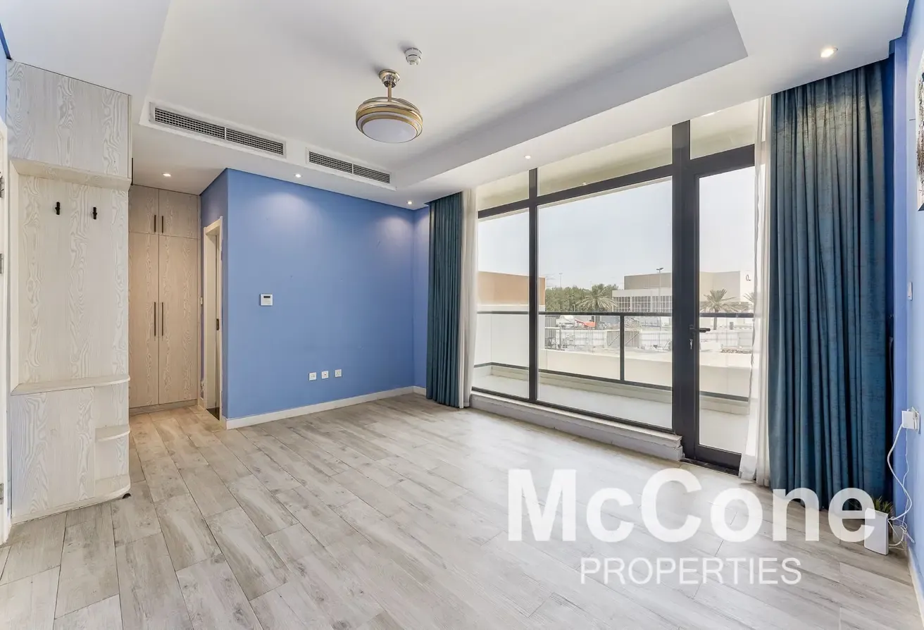 Luxury 4BR + Maid | With Lift | Vacant
