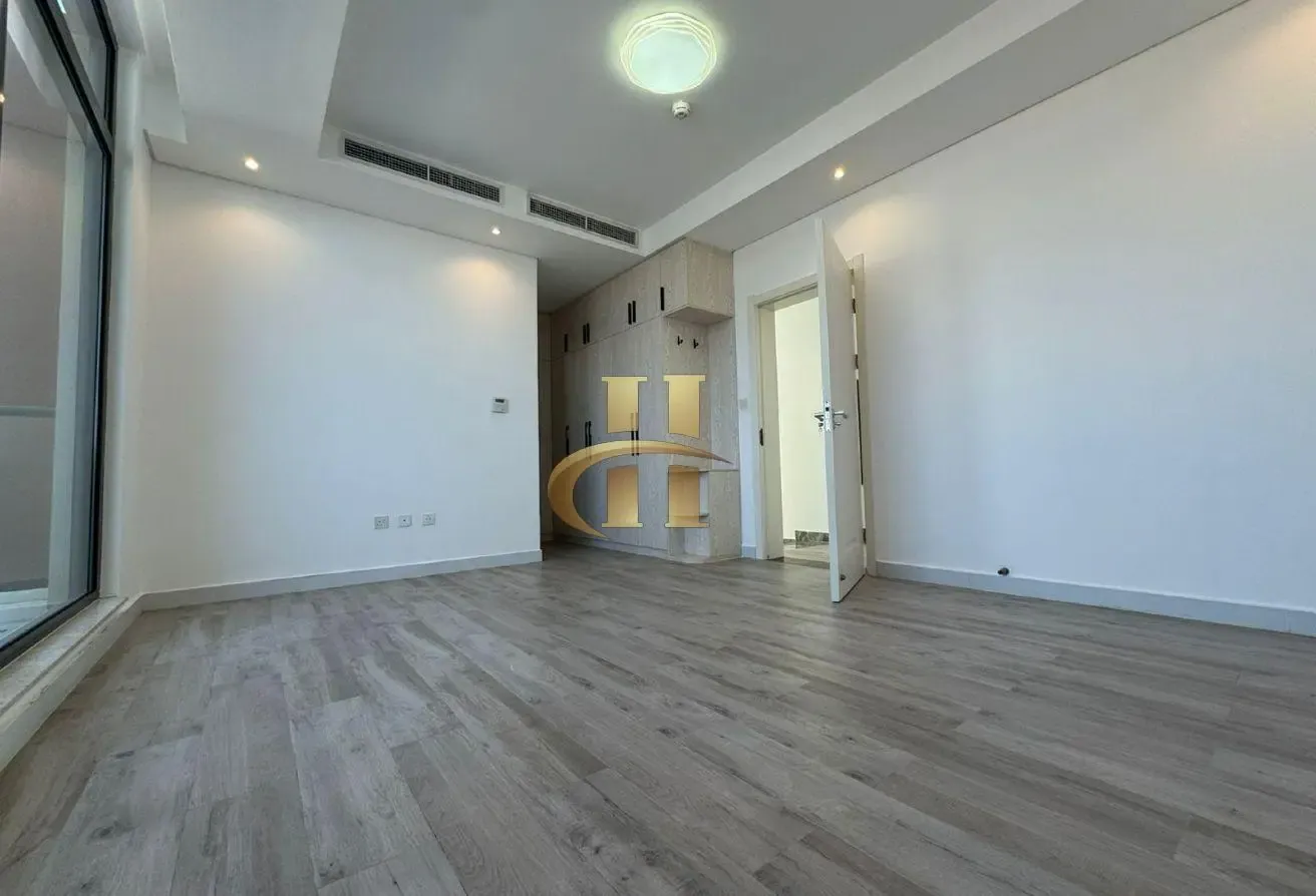 Prime location | Private Elevator | Ready to move