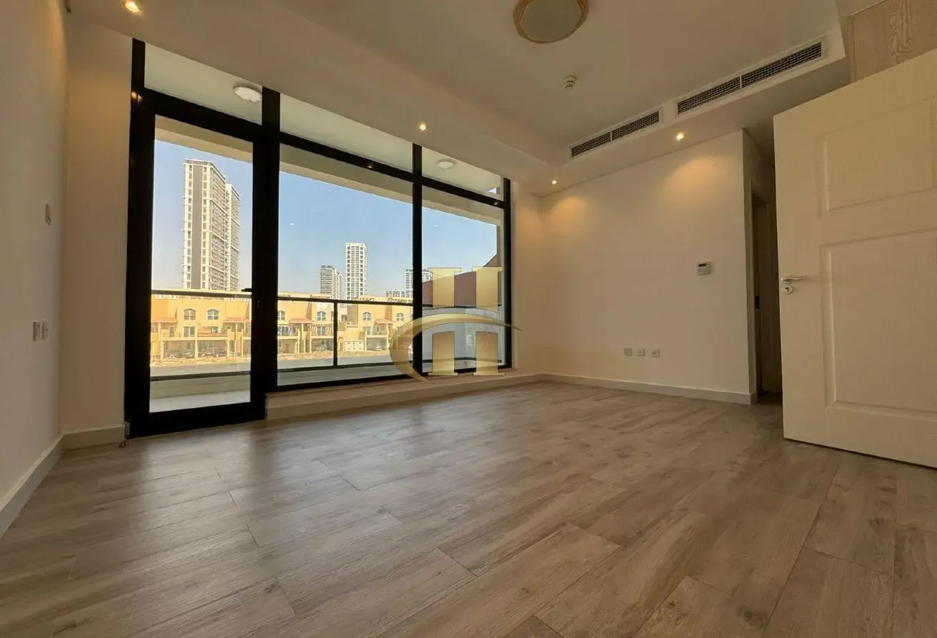 Prime location | Private Elevator | Ready to move