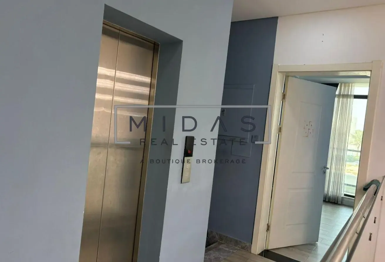 Ready to Move in | Prime Location | with Maids