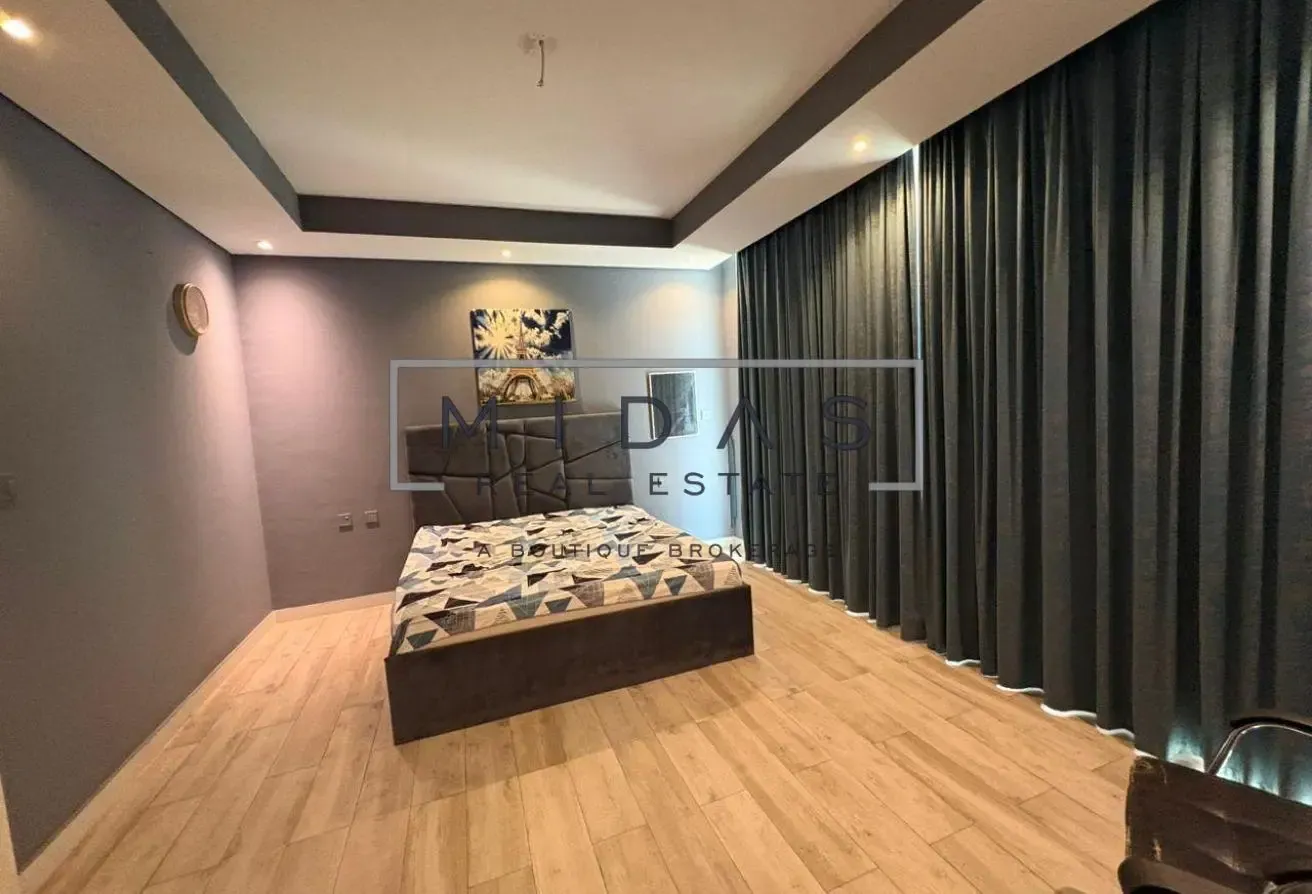 Ready to Move in | Prime Location | with Maids