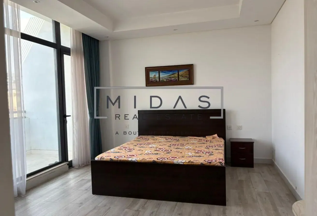 Ready to Move in | Prime Location | with Maids