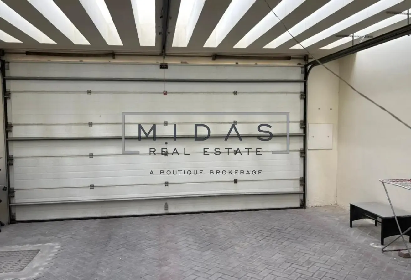 Ready to Move in | Prime Location | with Maids