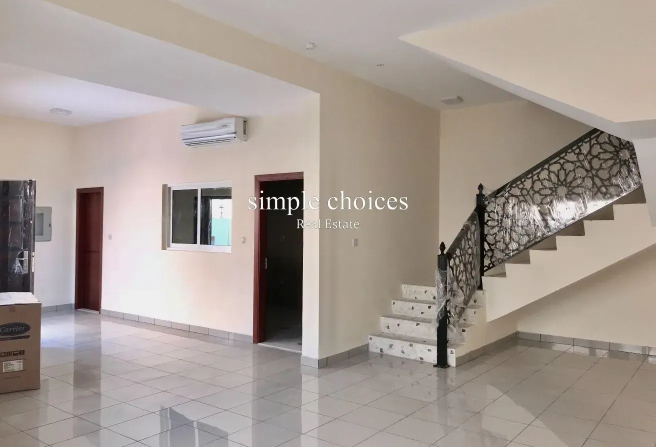 3 Bed Villa / Prime location/ 1 Covered Parking