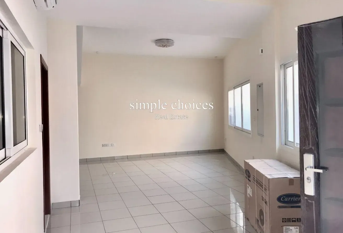 3 Bed Villa / Prime location/ 1 Covered Parking