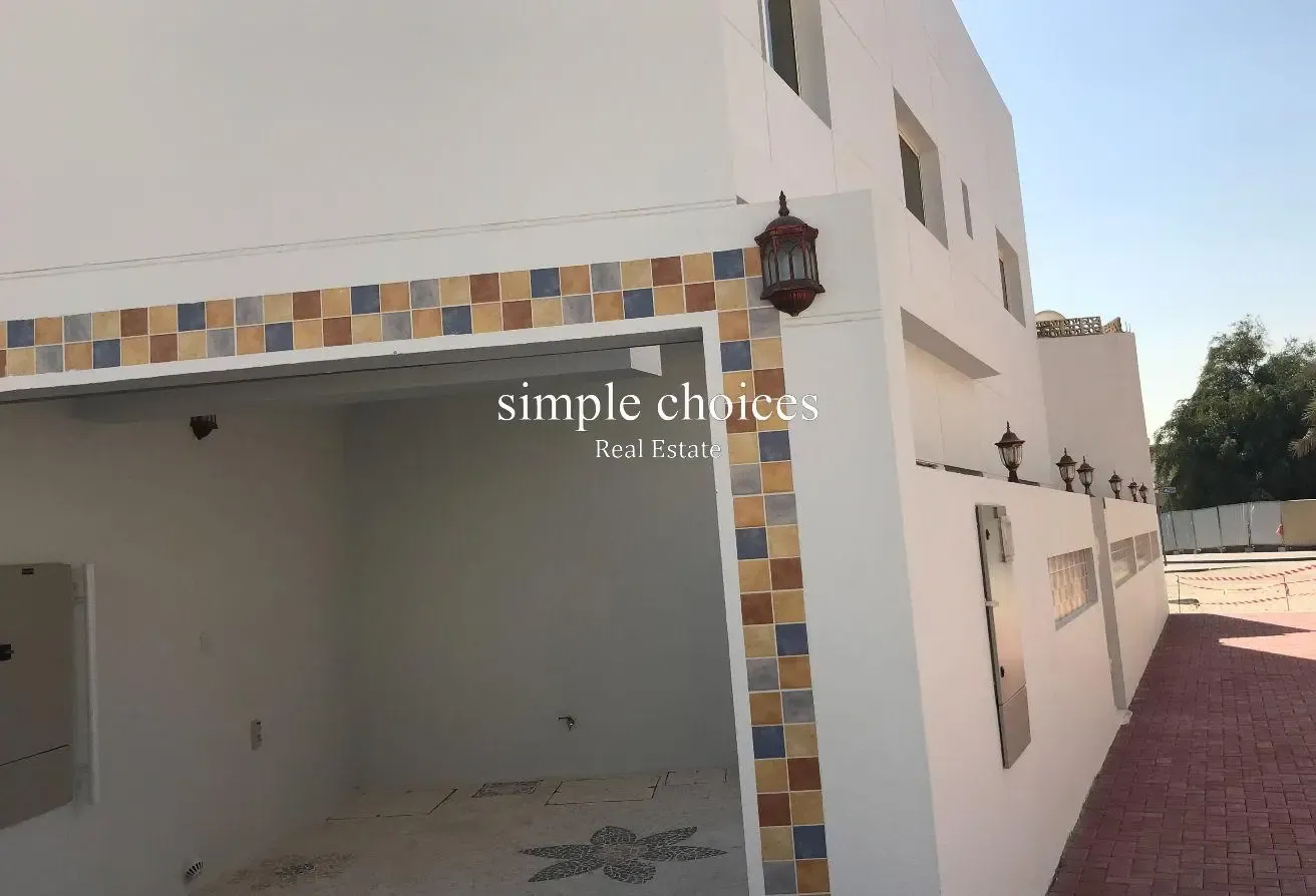 3 Bed Villa / Prime location/ 1 Covered Parking