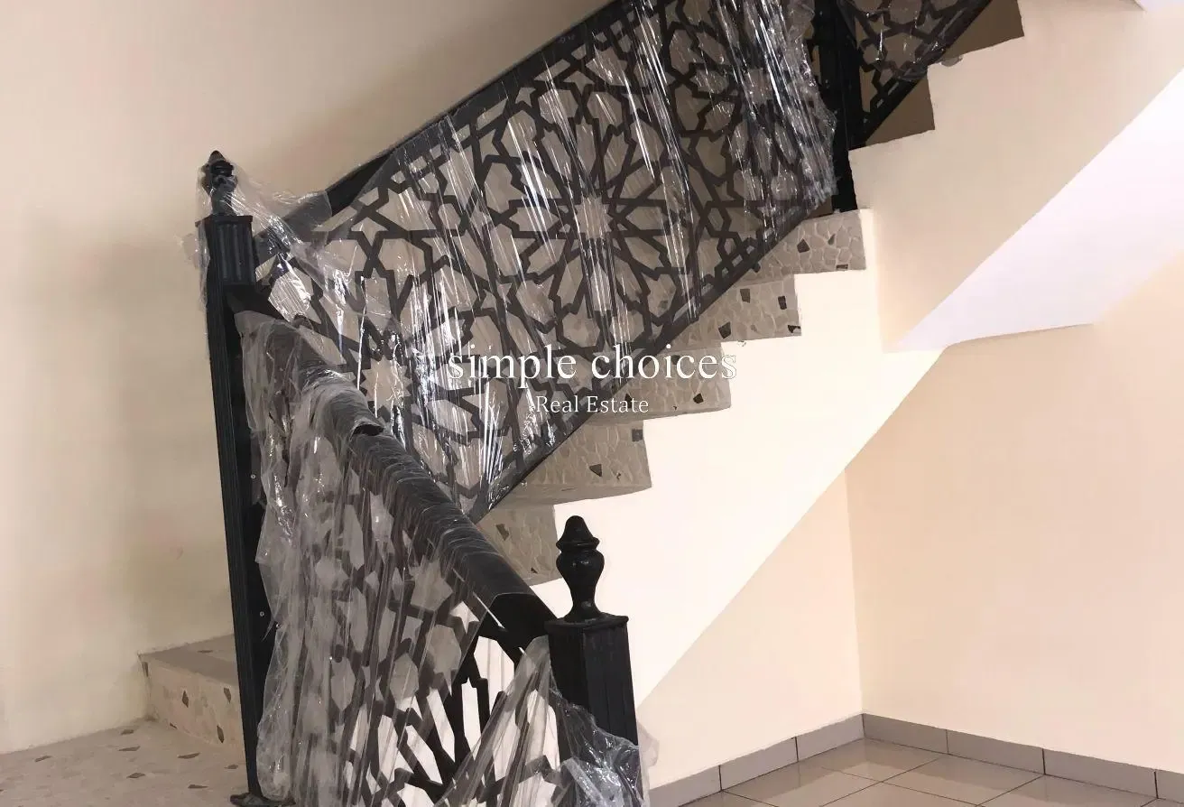 3 Bed Villa / Prime location/ 1 Covered Parking