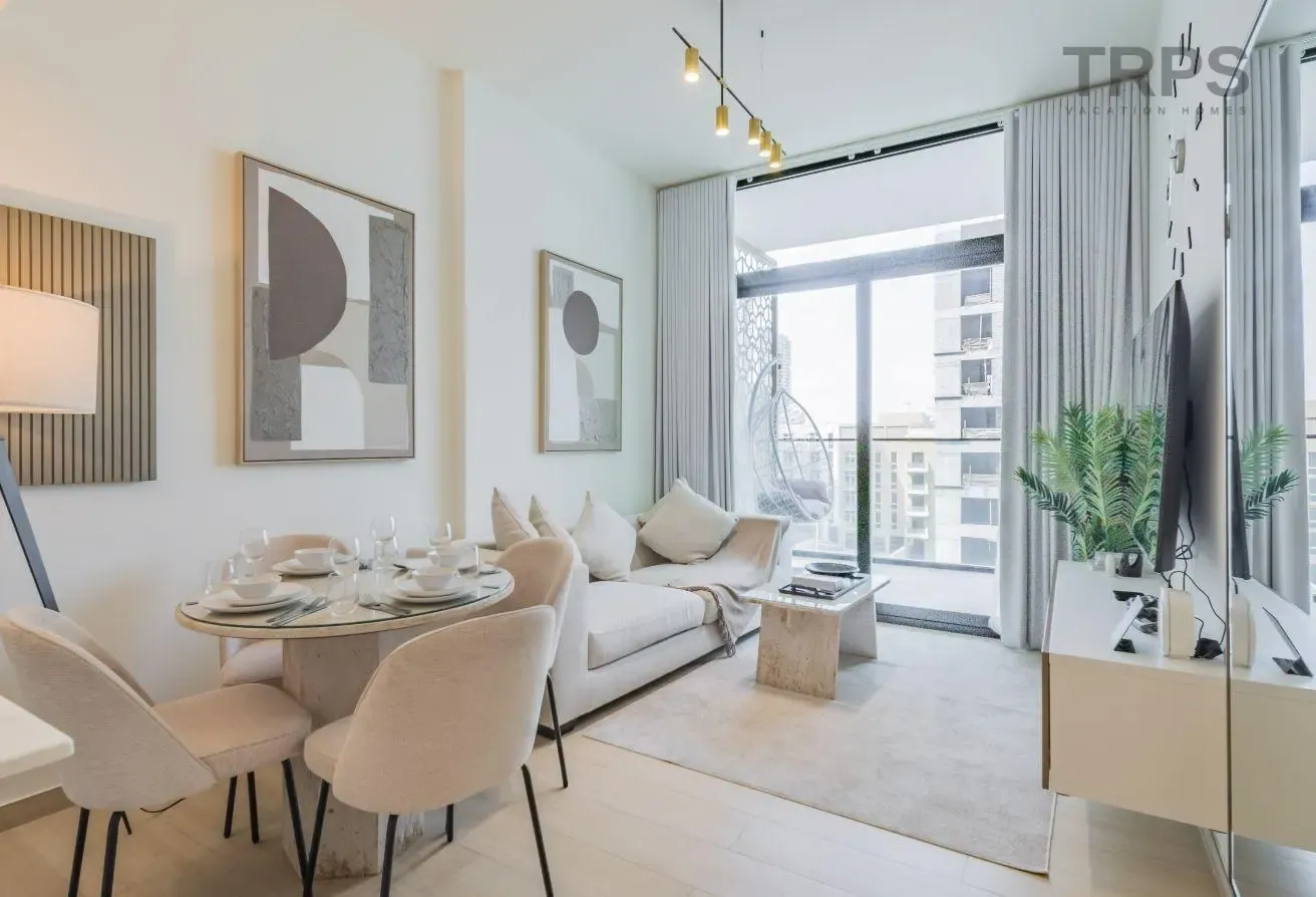 Designer 1BR | Fully Furnished | Great Amenities