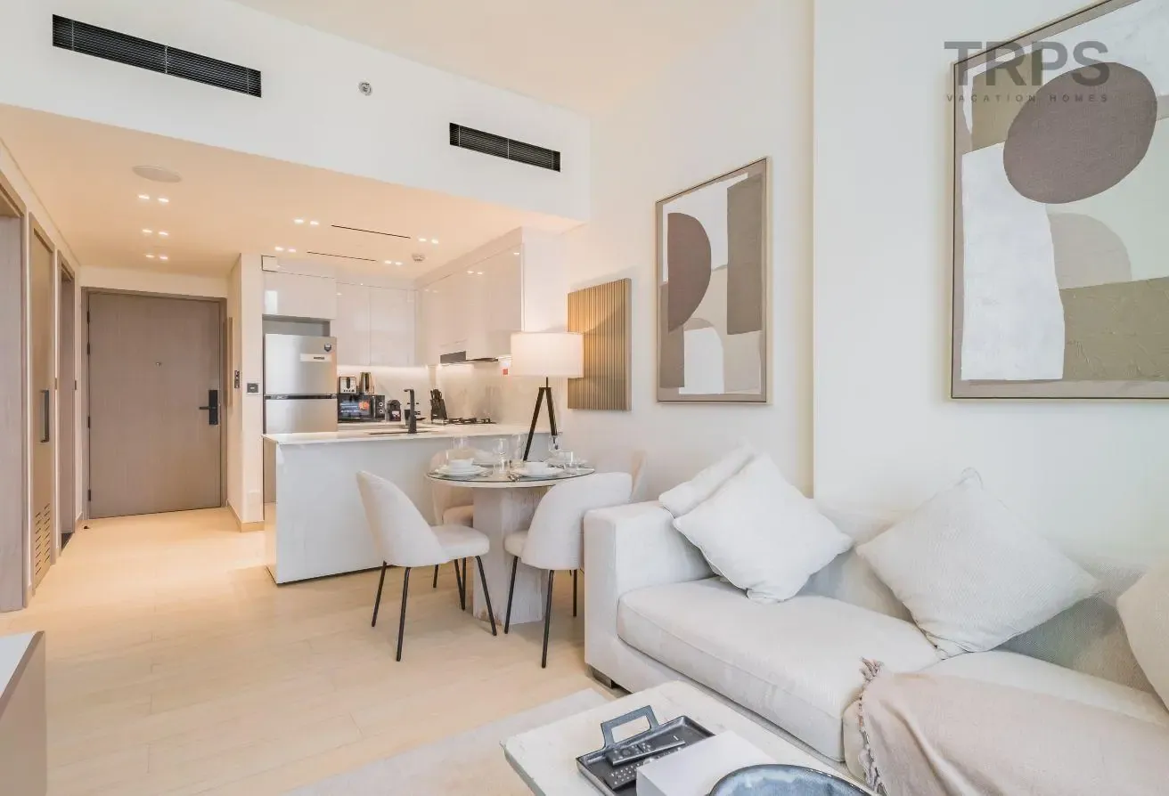 Designer 1BR | Fully Furnished | Great Amenities