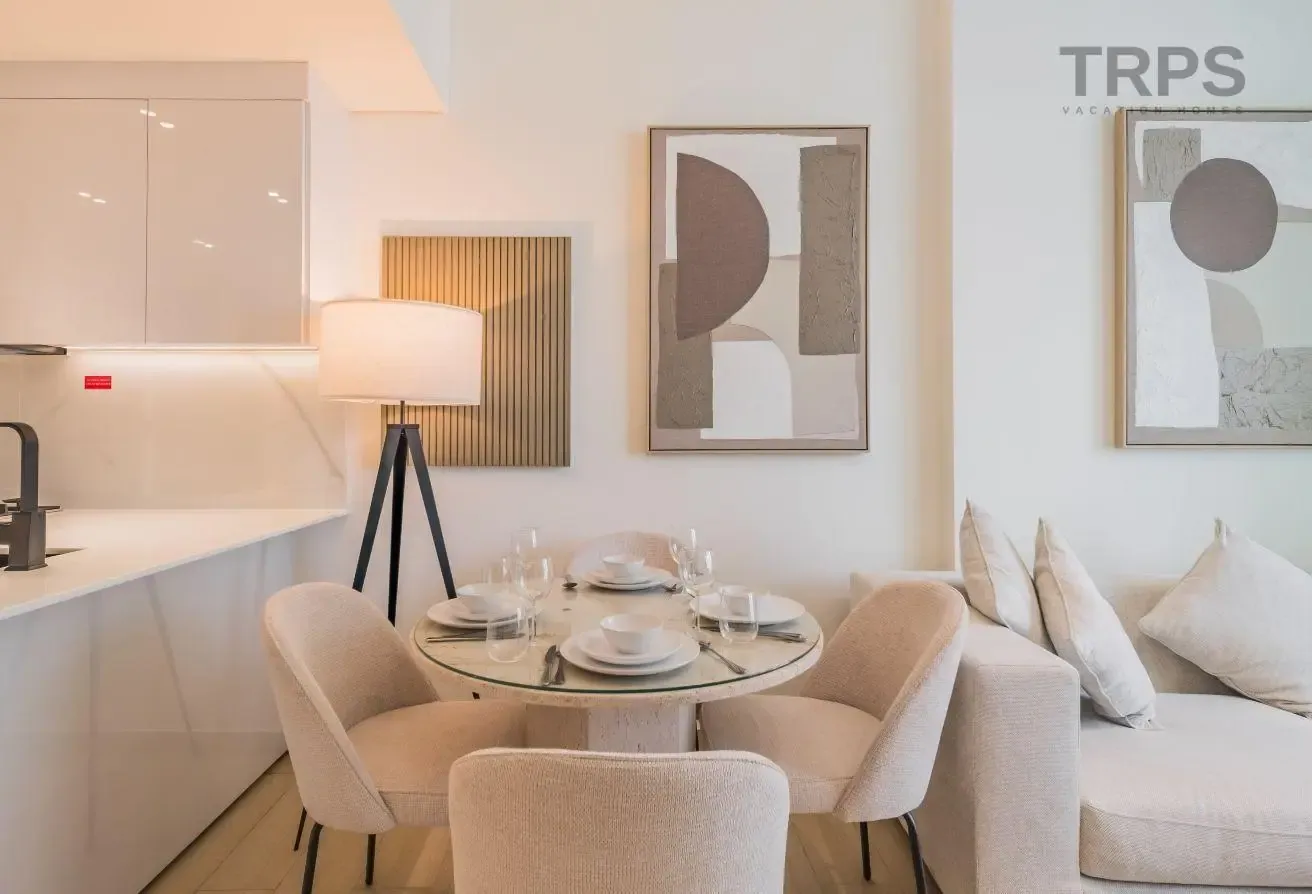 Designer 1BR | Fully Furnished | Great Amenities