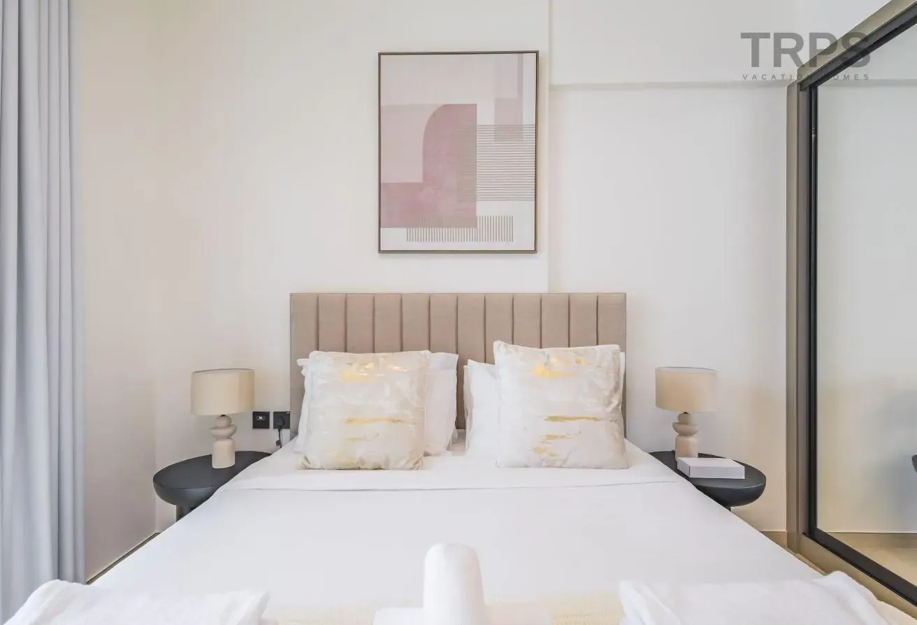 Designer 1BR | Fully Furnished | Great Amenities