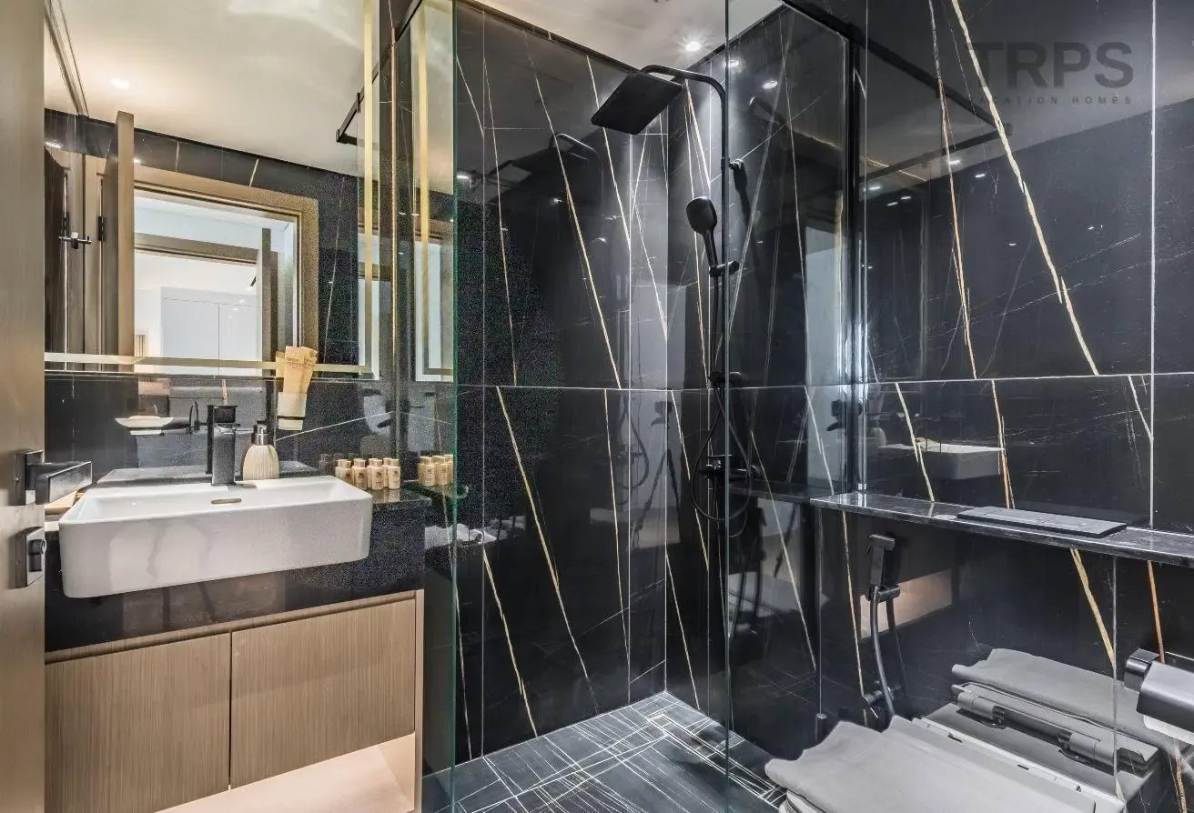 Designer 1BR | Fully Furnished | Great Amenities