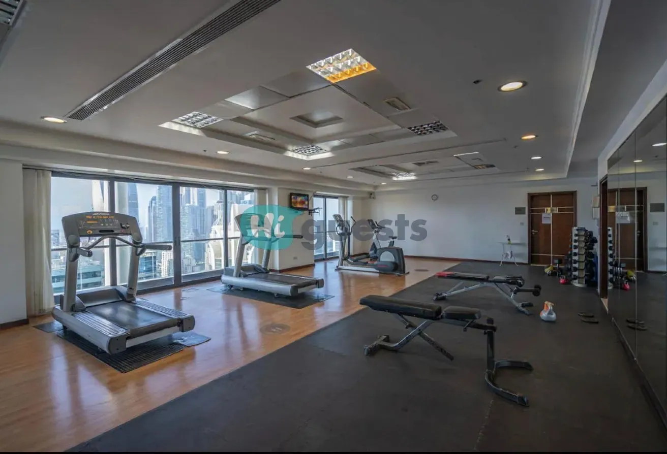 Charming Studio Near Metro | Lake Views | Work Set