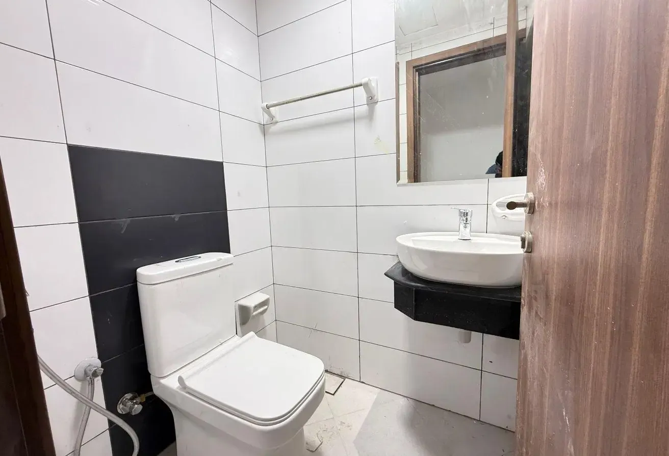 Spacious 2bhk near metro with modern style