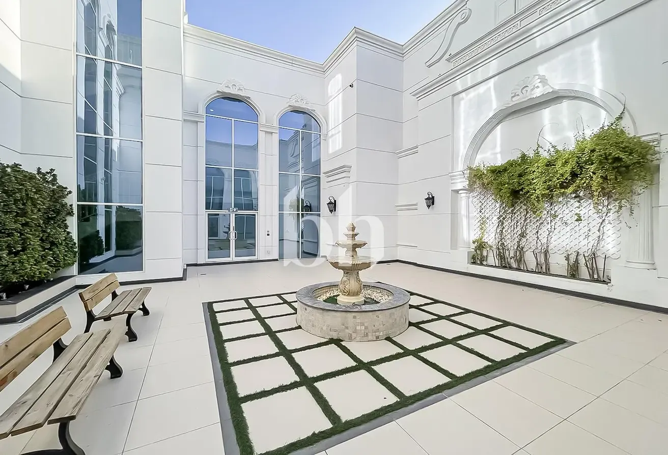 Unfurnished | Modern layout | Spacious