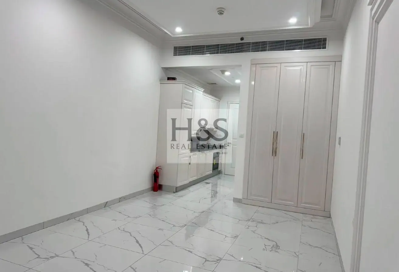 Modern Studio-Vincitore Boulevard 1-Community View