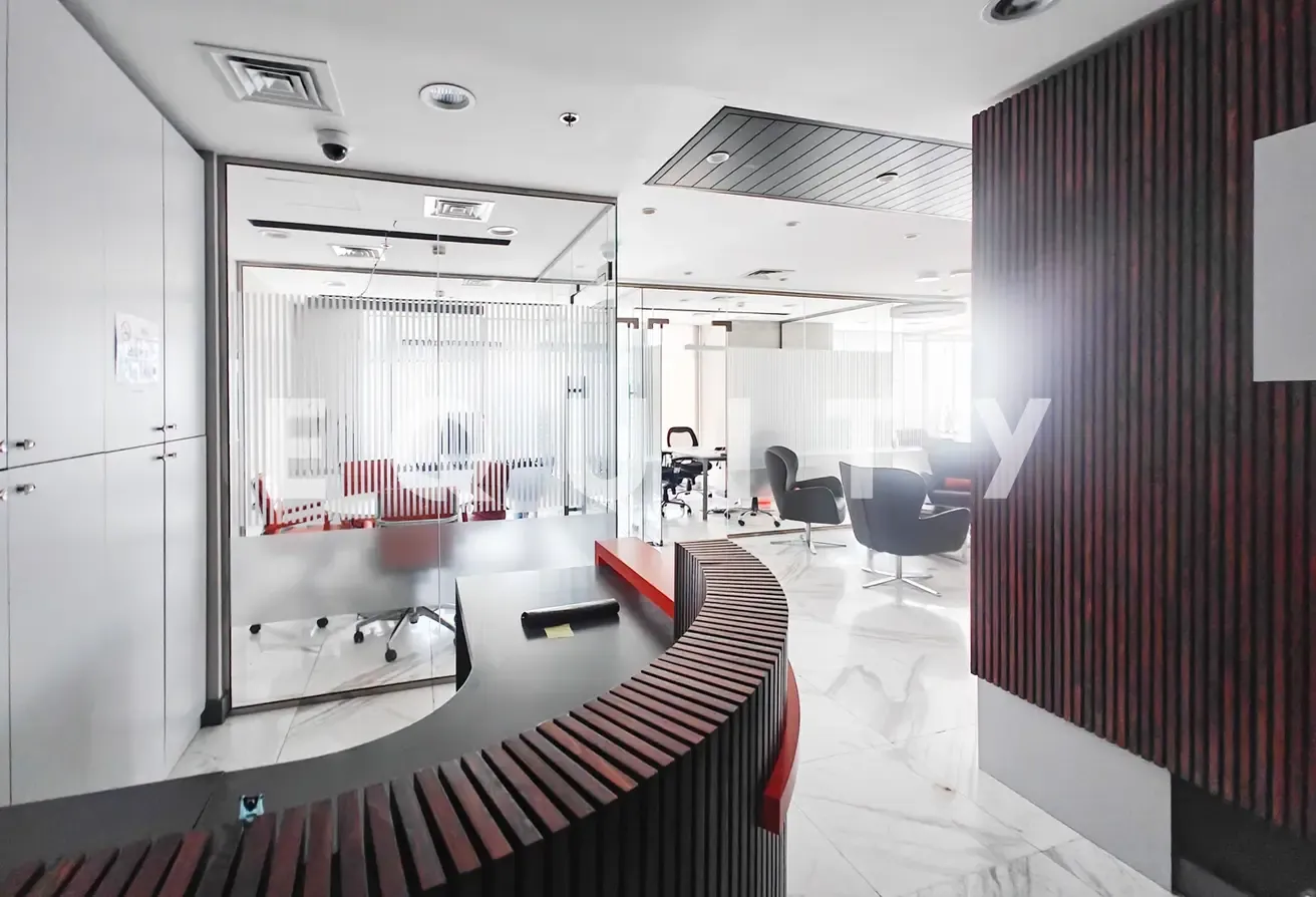 Corner Office | Amazing View | Vacant Now