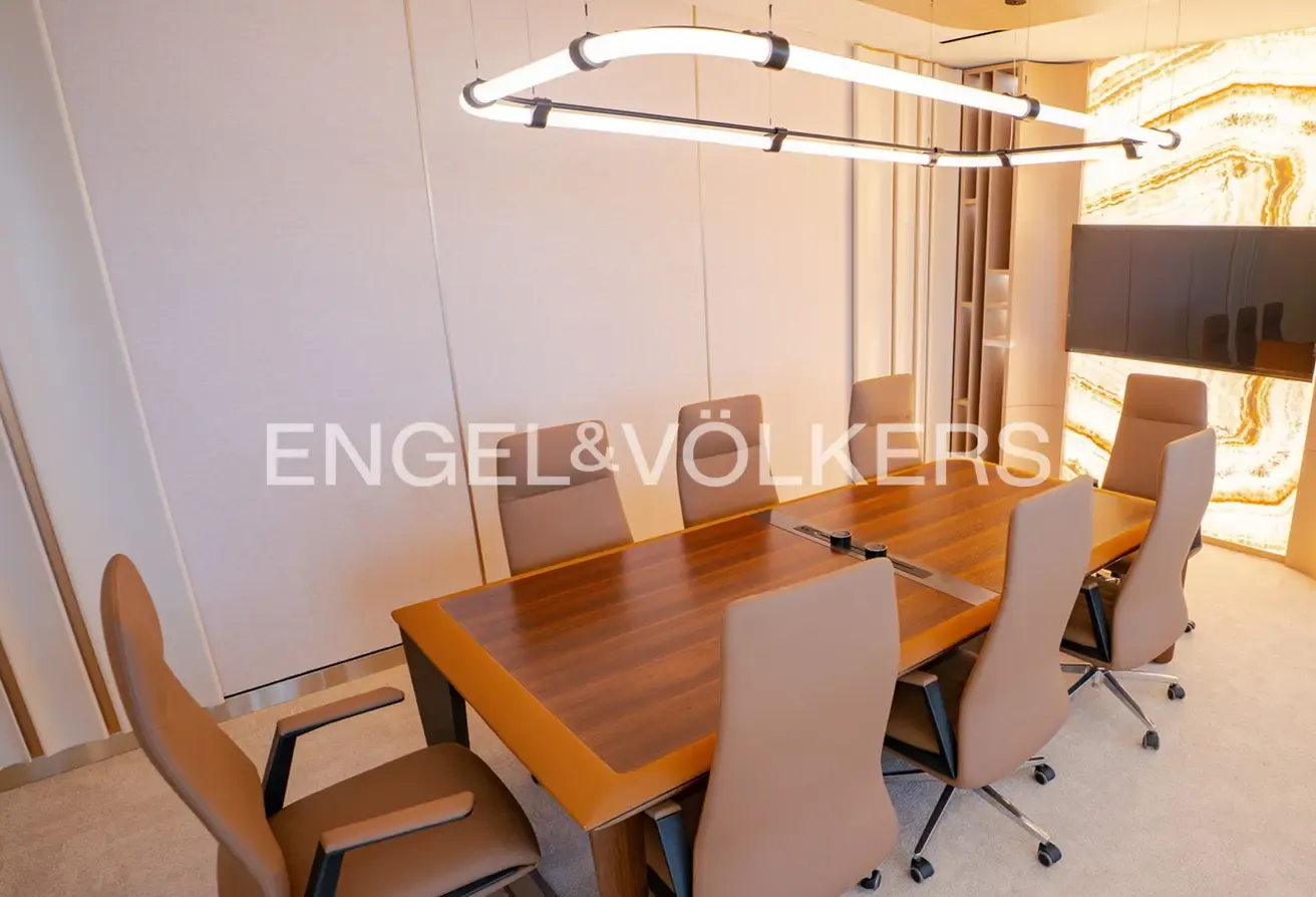 Vacant | Turnkey Office | Skyline Views