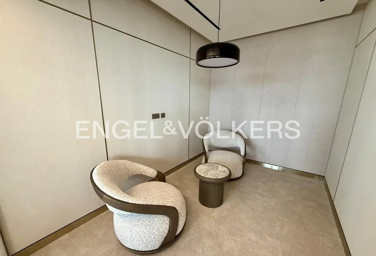 Vacant | Turnkey Office | Skyline Views