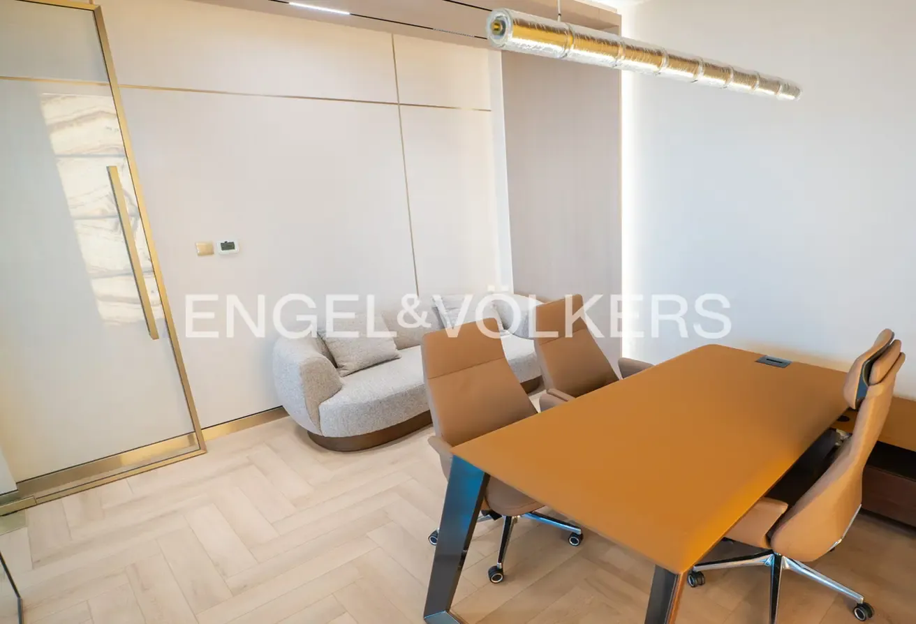 Vacant | Turnkey Office | Skyline Views