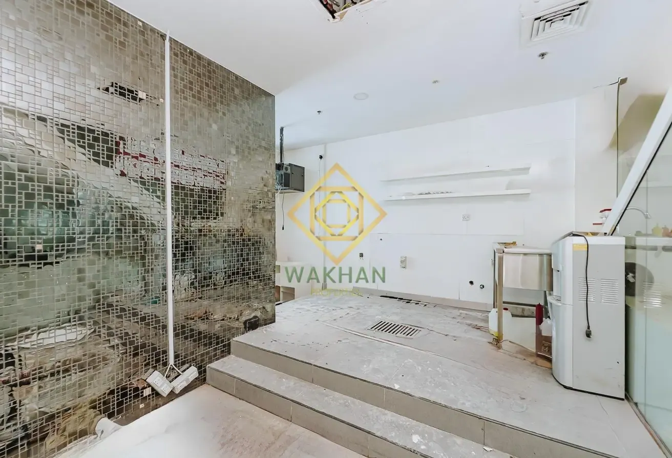 Marina View | Prime Location |High Exposure Retail