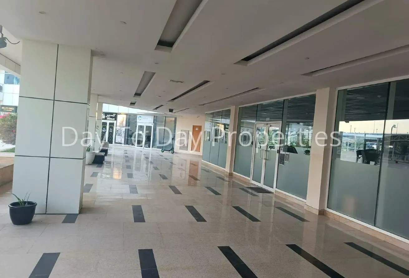 1360 Sqft | Road Facing | GF | Rented | AED 5M