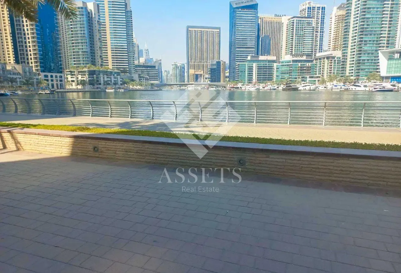 Exclusive Waterfront Shop Marina Walk