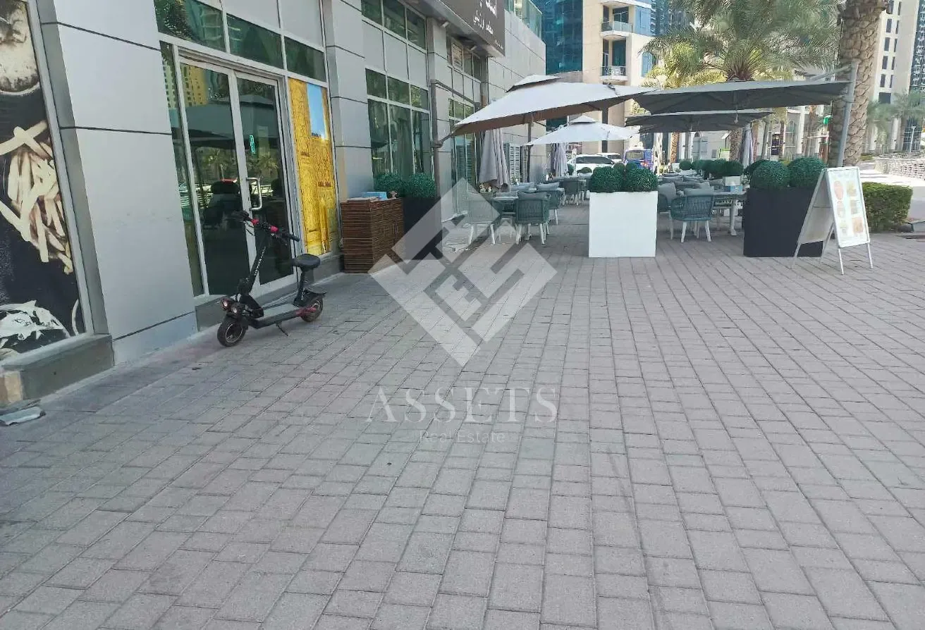 Exclusive Waterfront Shop Marina Walk