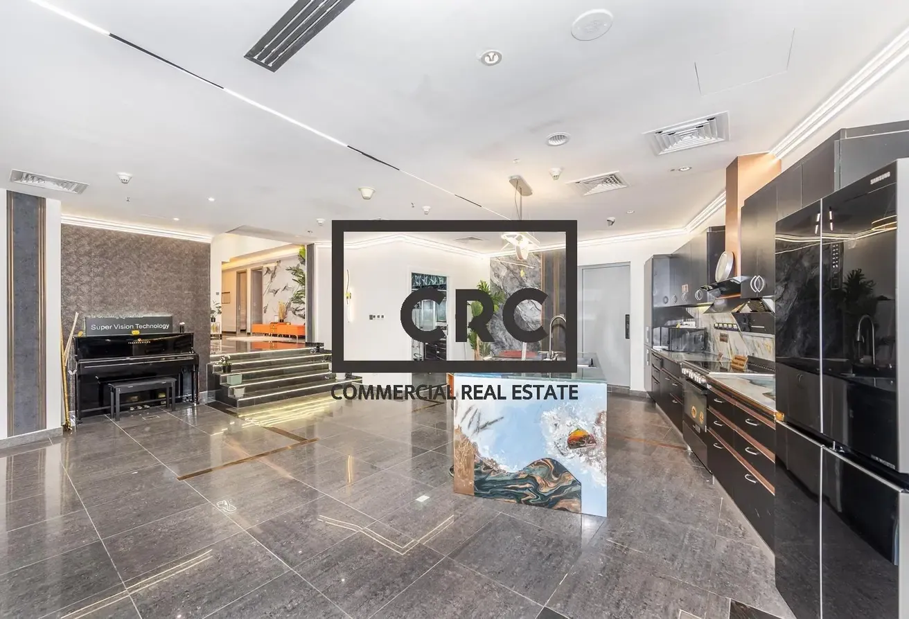 Fully Fitted | Vacant | Canal View | LLC License
