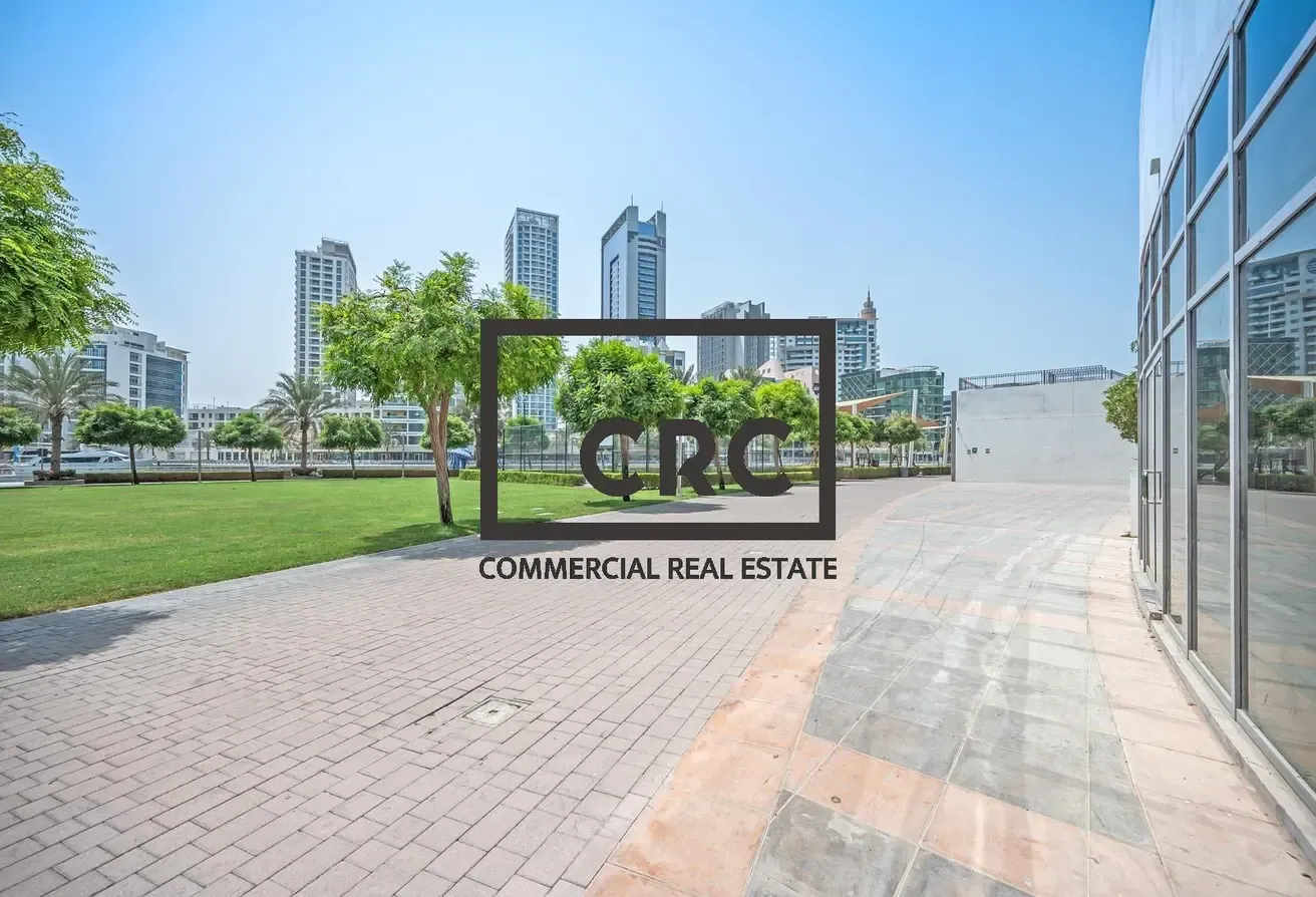 Fully Fitted | Vacant | Canal View | LLC License
