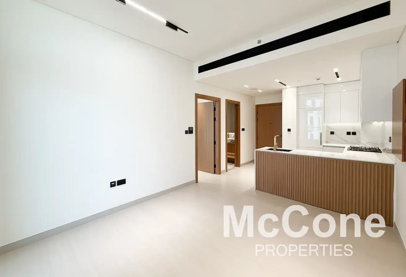 Pool View | High Floor | Multiple Cheques