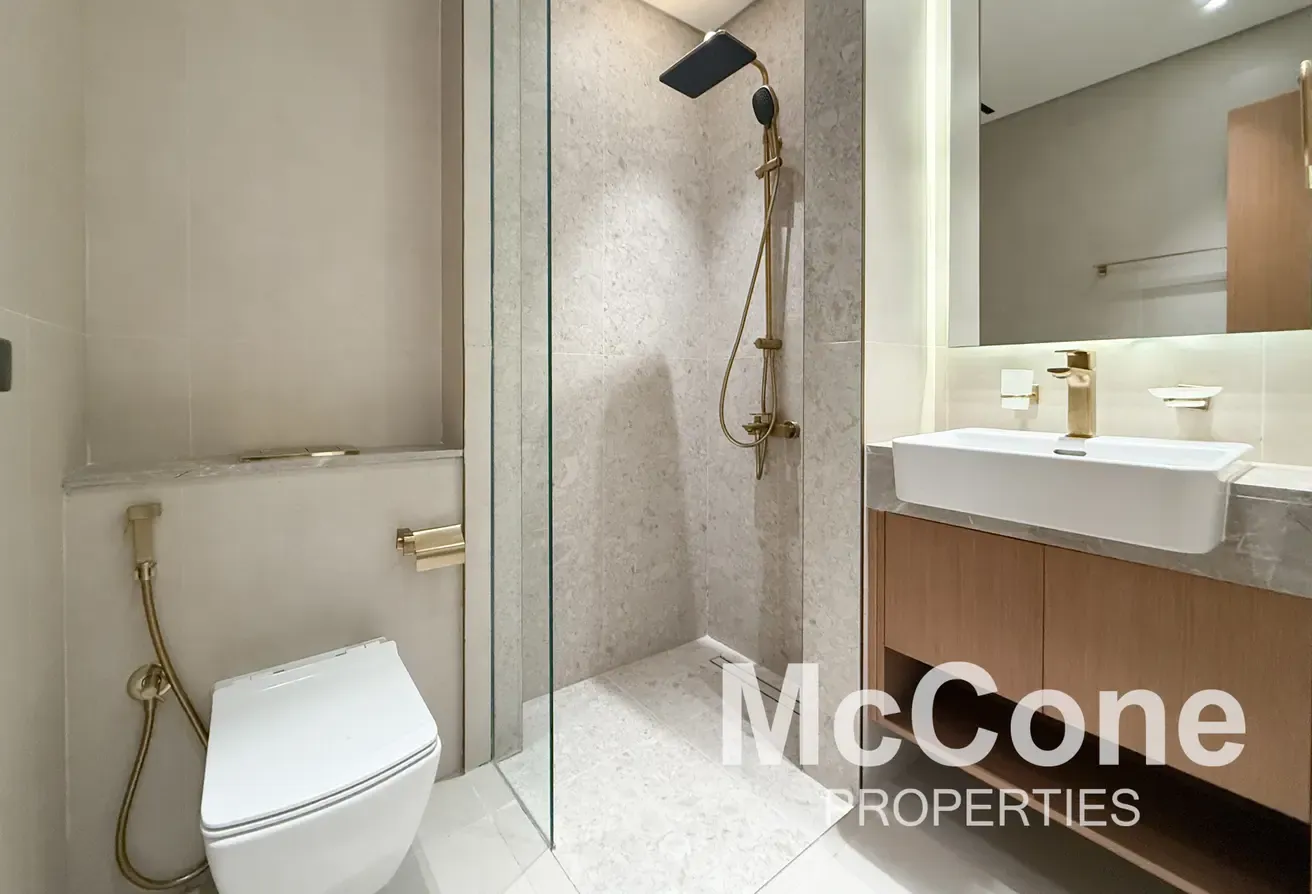 Pool View | High Floor | Multiple Cheques