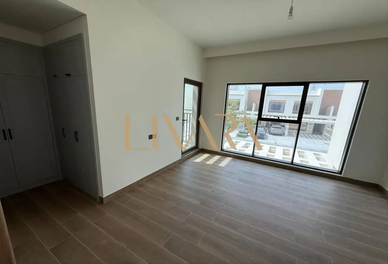 Bright | Close to lagoon | easy access