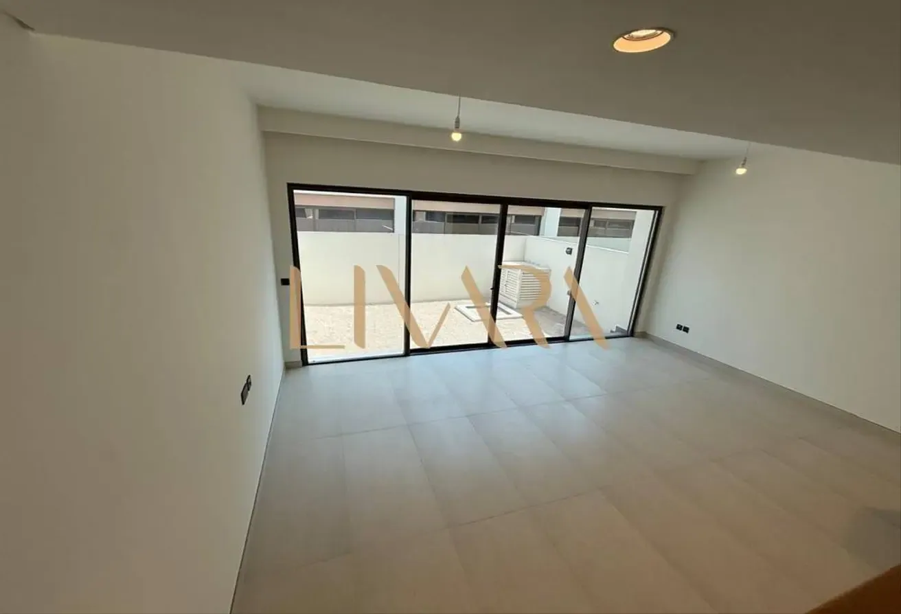 Bright | Close to lagoon | easy access