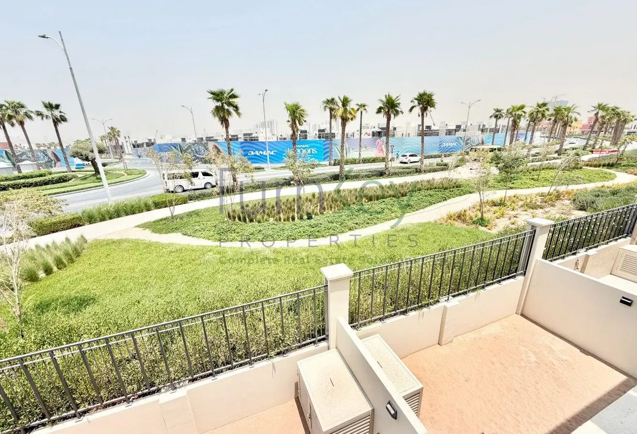 Brand New | Single Row | Close to Lagoons
