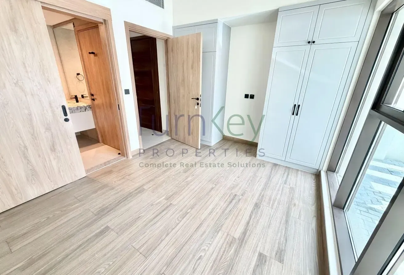 Brand New | Single Row | Close to Lagoons