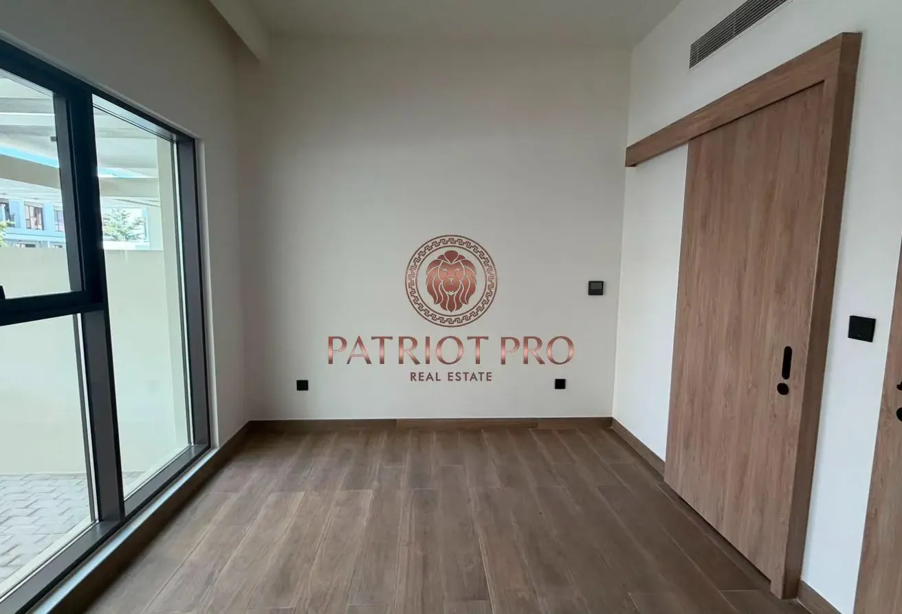 Amazing location | Single Row | No agents