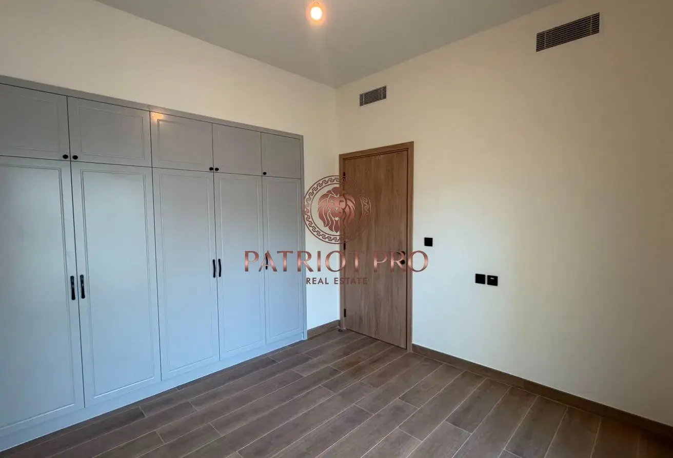 Amazing location | Single Row | No agents