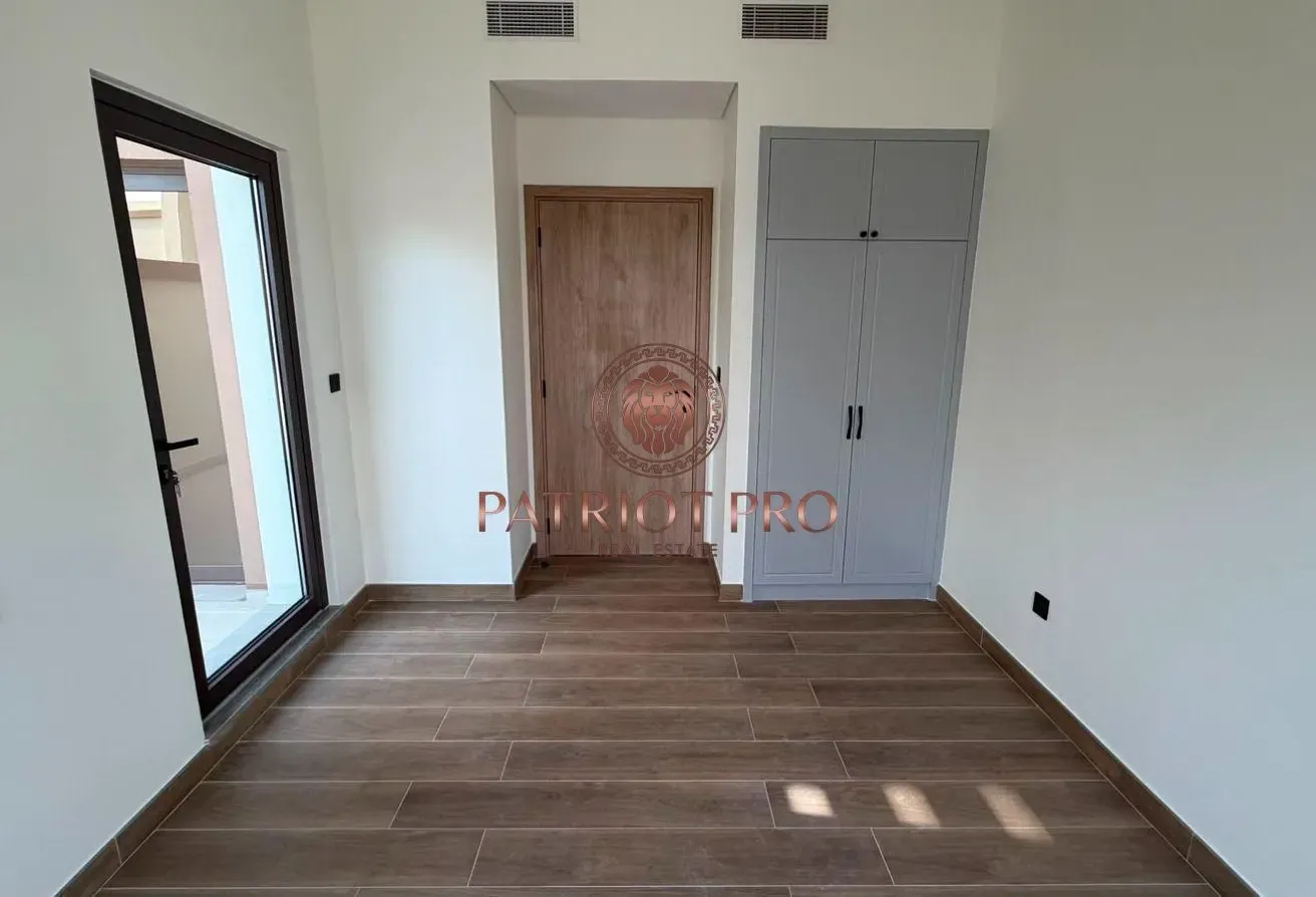 Amazing location | Single Row | No agents
