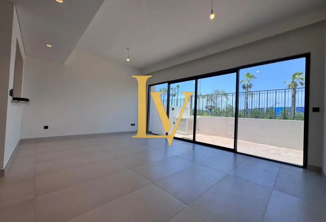 4BR | Single Row | Premium Location |Ready To Move