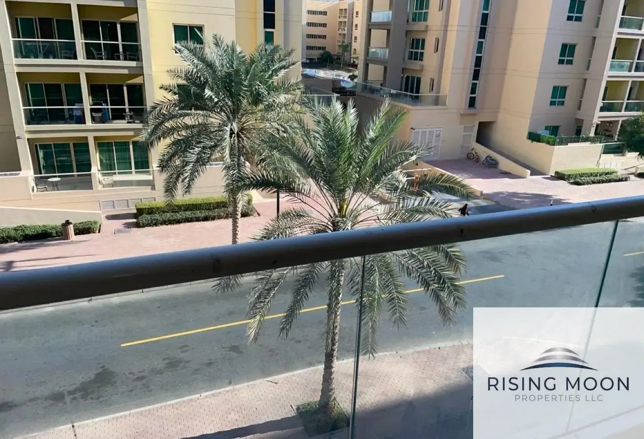 ROAD FACING 1BR IN GREENS FOR RENT
